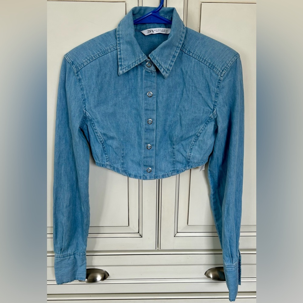 Zara light blue shoulder pads long sleeve crop top size small
